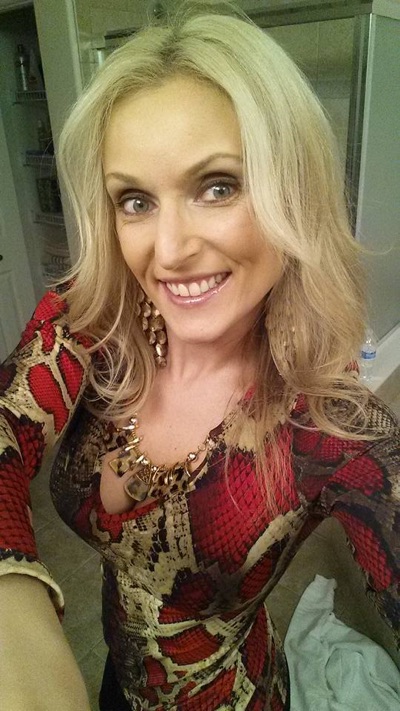 Blonde hübsche MILF sucht Sex Date